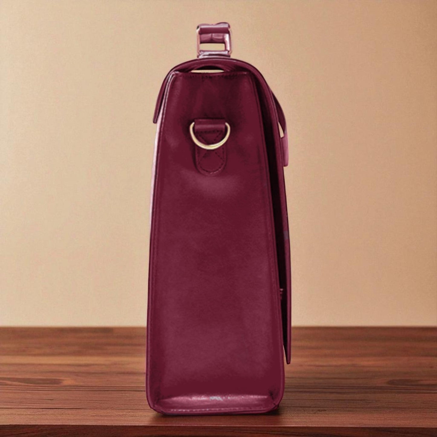 Stylowa damska torebka z ozdobą w formie szlepufa