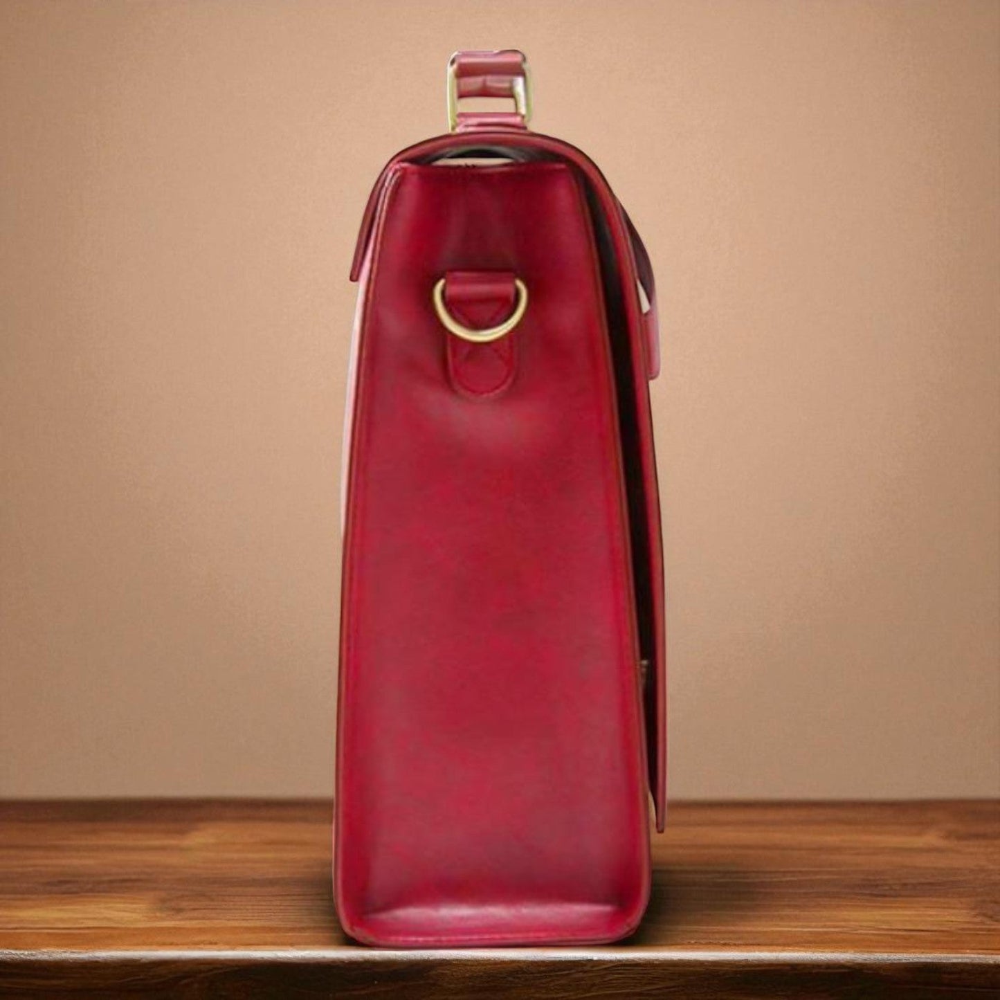 Stylowa damska torebka z ozdobą w formie szlepufa