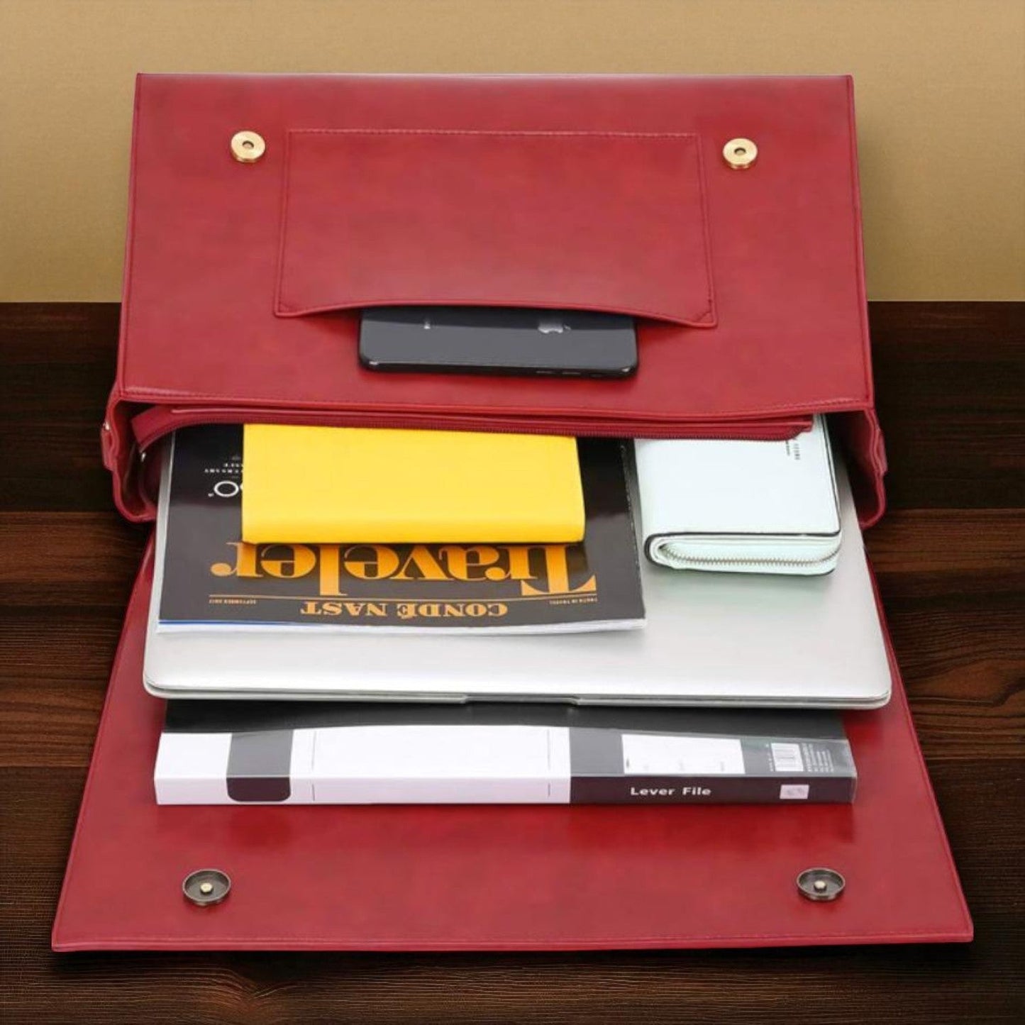 Stylowa damska torebka z ozdobą w formie szlepufa